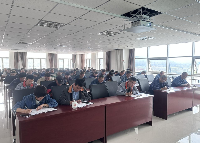 廉當(dāng)“鐮”可以除雜念   欲為“獄”勢(shì)必積災(zāi)難 ——集團(tuán)紀(jì)委書記為物產(chǎn)工投公司黨員干部、關(guān)鍵人員 授主題教育廉政專題黨課