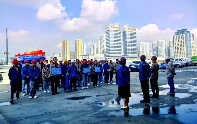 朝開(kāi)公司與配送公司聯(lián)合開(kāi)展專項(xiàng)滅火應(yīng)急演練