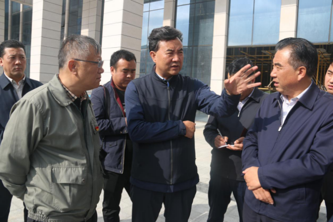 省人大常委會副主任、海東市委書記鳥成云專題調研曹家堡保稅物流園